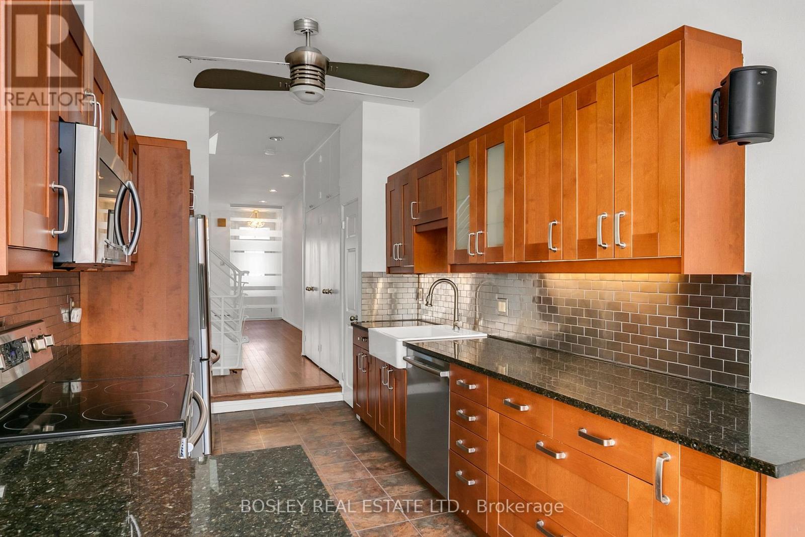 25 SALISBURY AVENUE - 19
