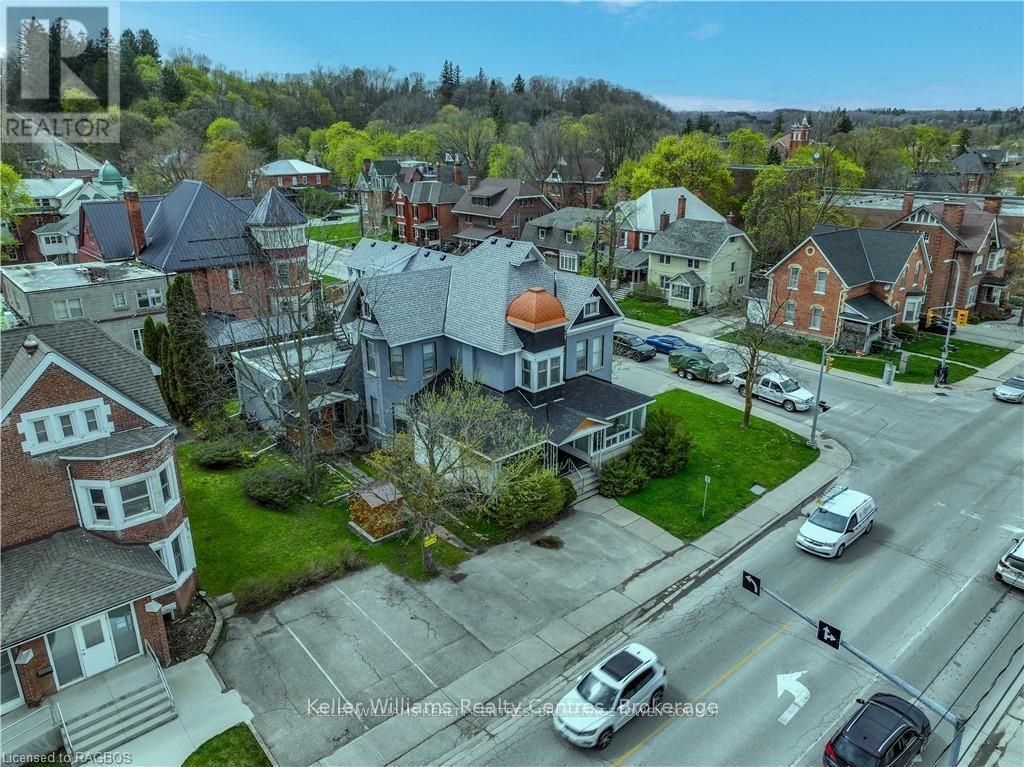 900 2ND AVENUE W - 1