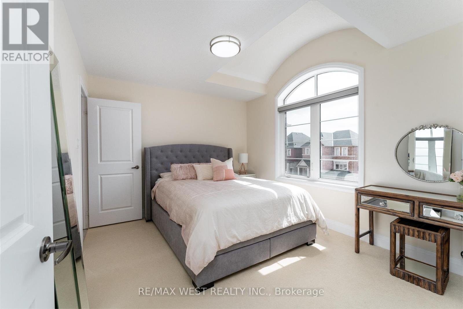 186 BRALORNE TRAIL - 28