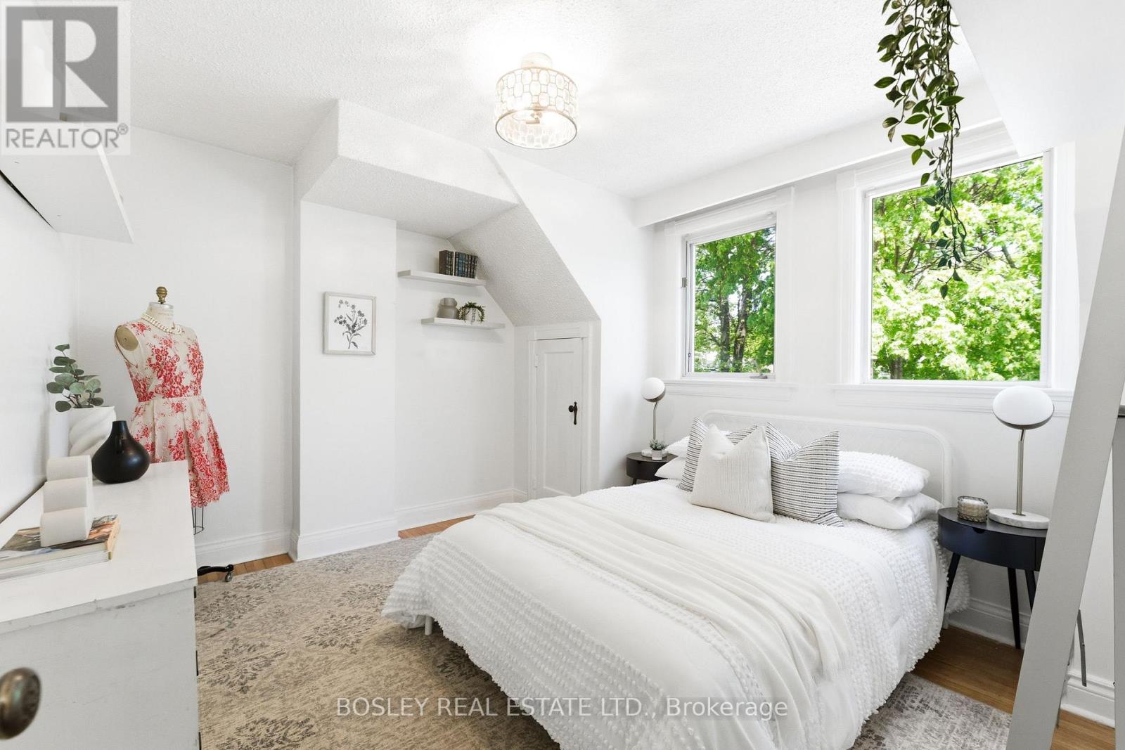 127 WARDEN AVENUE - 19