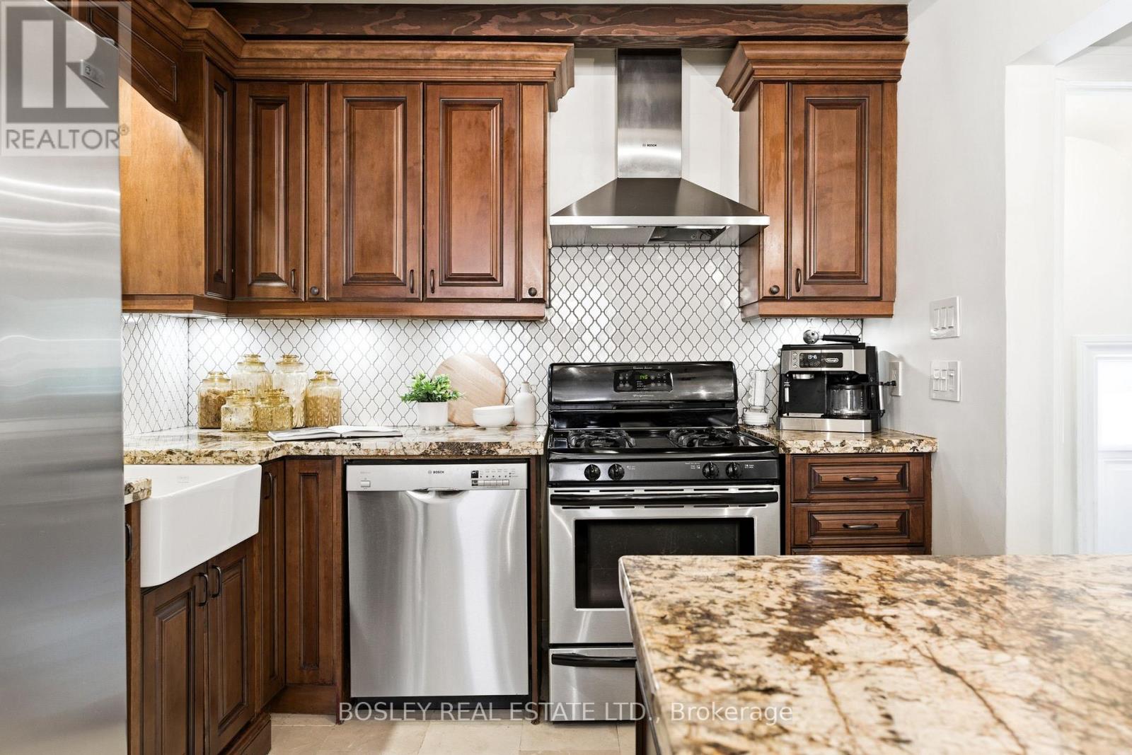 127 WARDEN AVENUE - 8