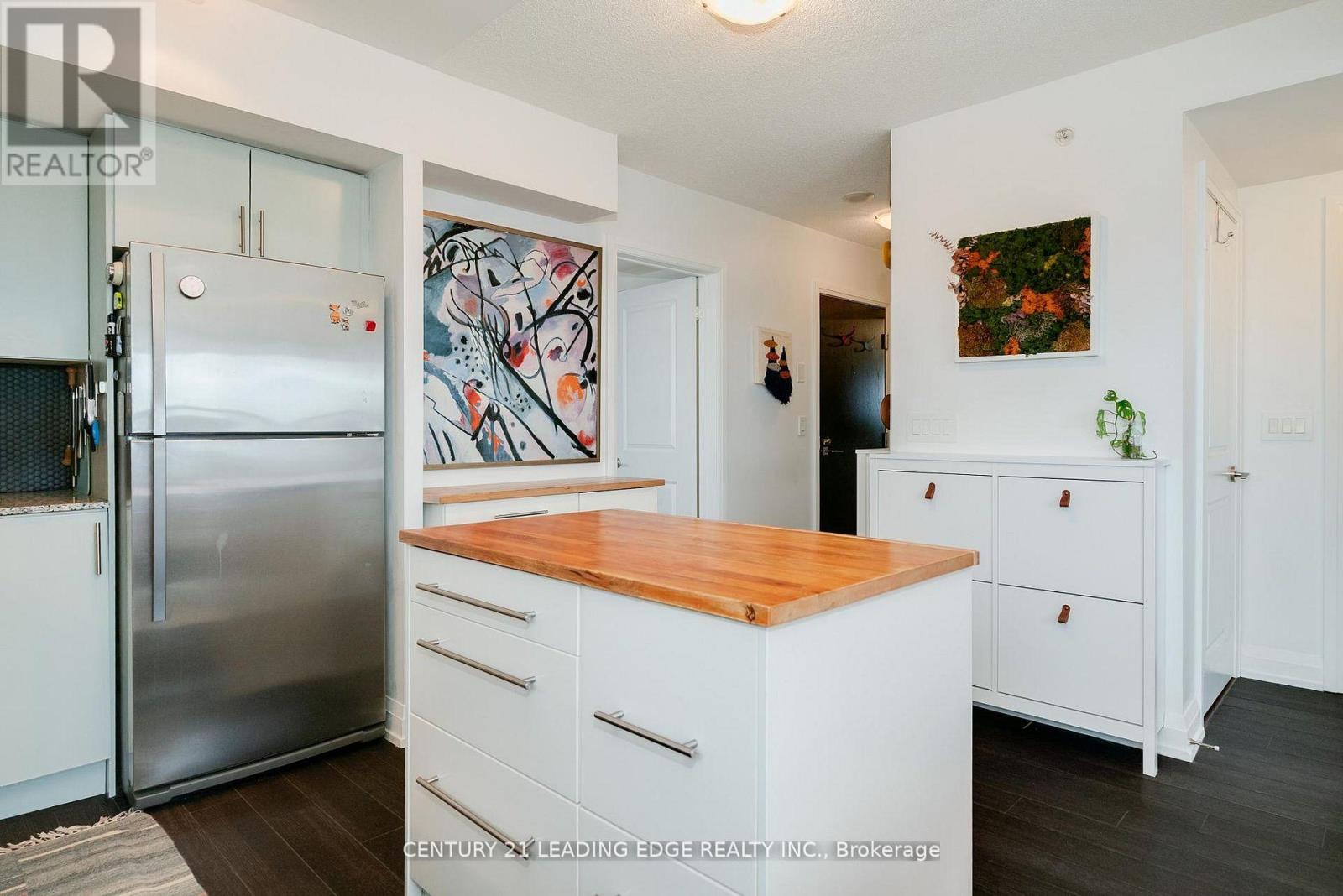 #611 3520 DANFORTH AVENUE - 7