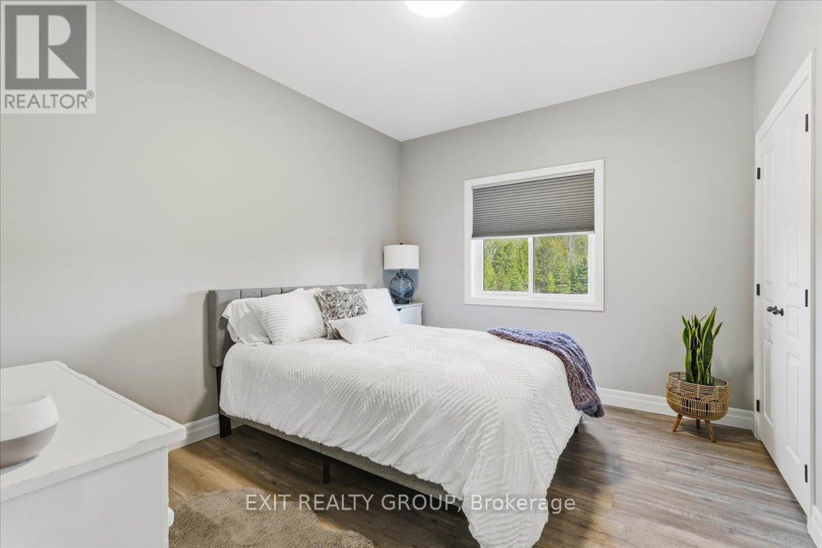544 SHANNON ROAD - 18