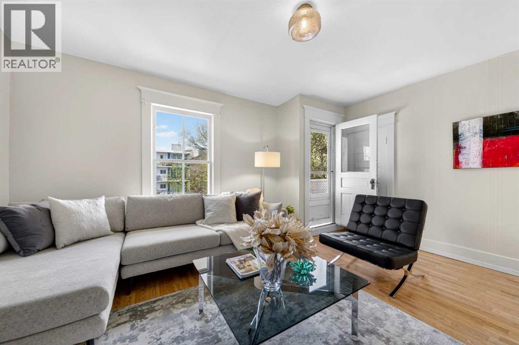 317 21 Avenue SW - 22