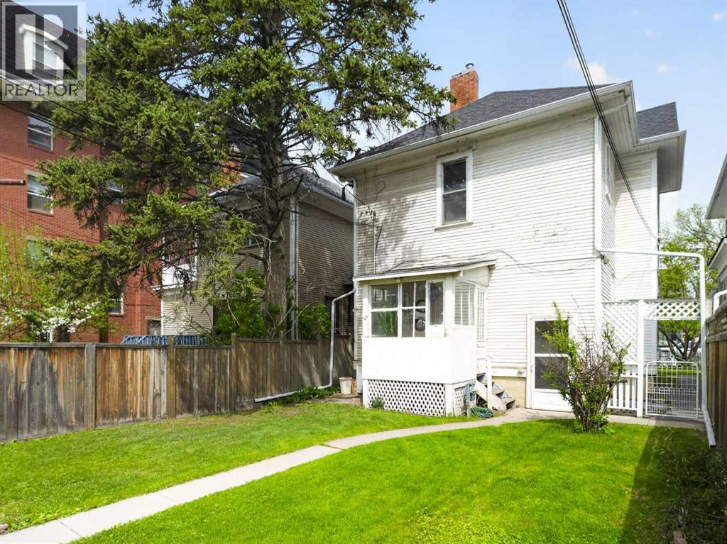 317 21 Avenue SW - 33