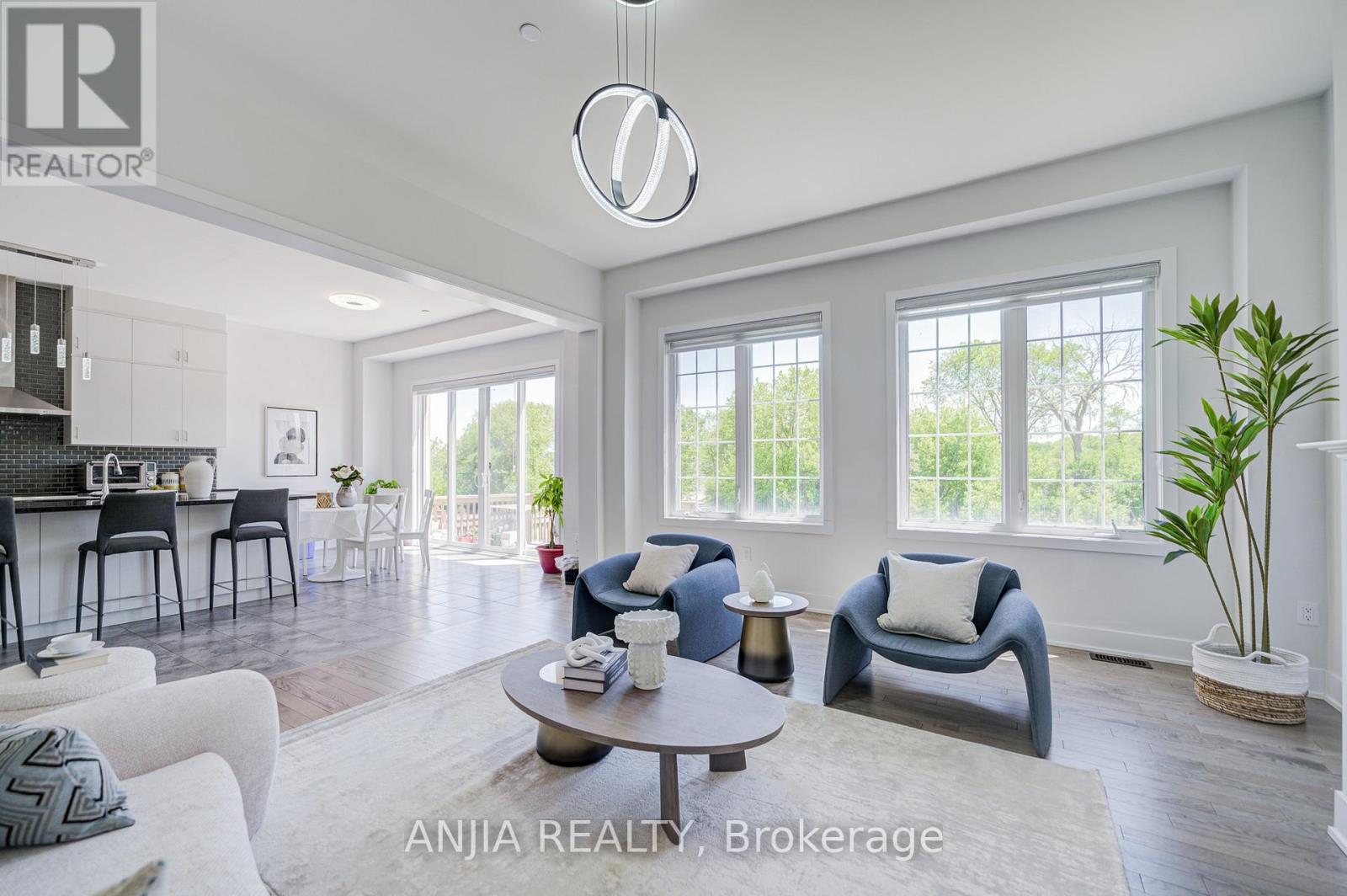 176 SIKURA CIRCLE - 14