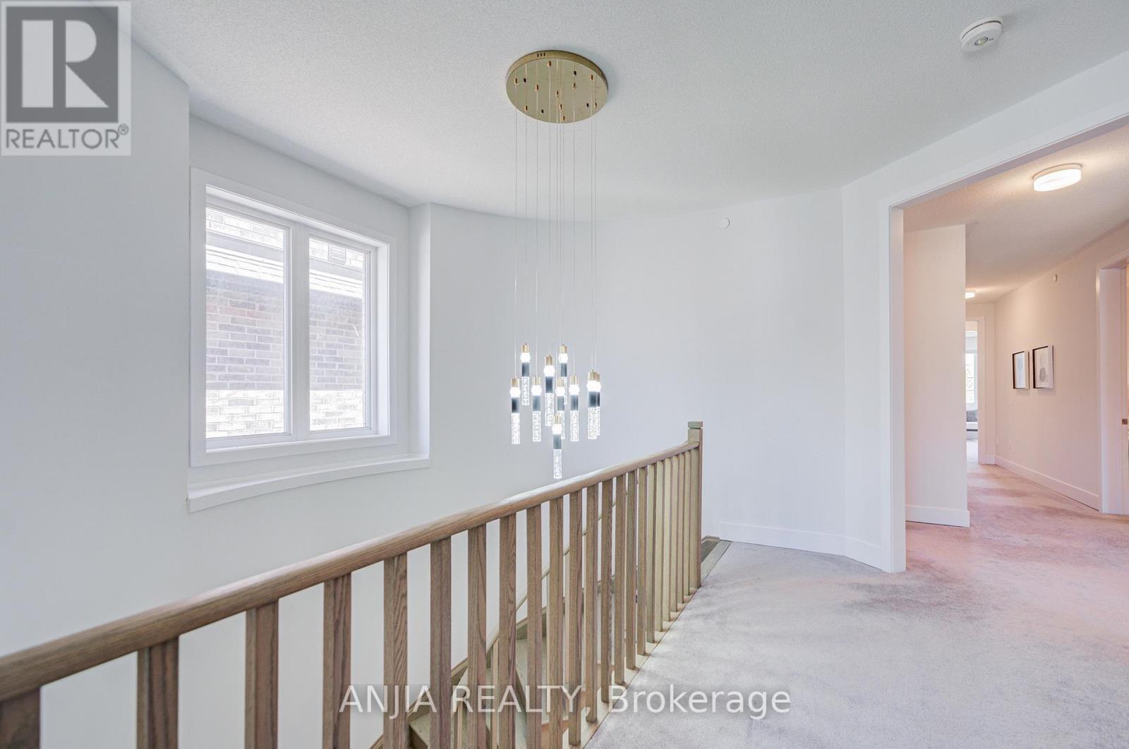 176 SIKURA CIRCLE - 20