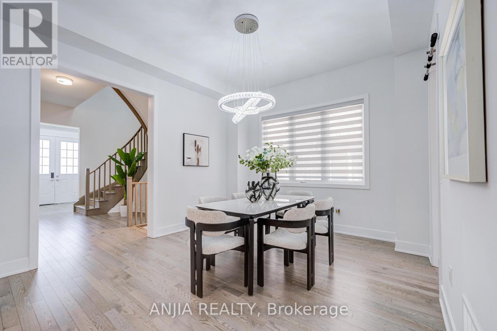 176 SIKURA CIRCLE - 4