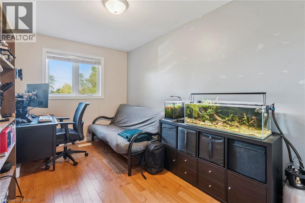 27 PETTIT Street - 31
