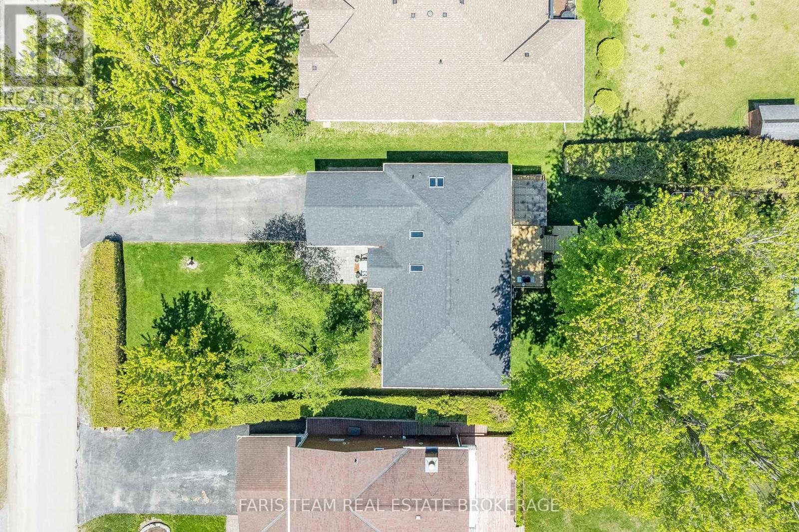 19 WILLOW CRESCENT - 40