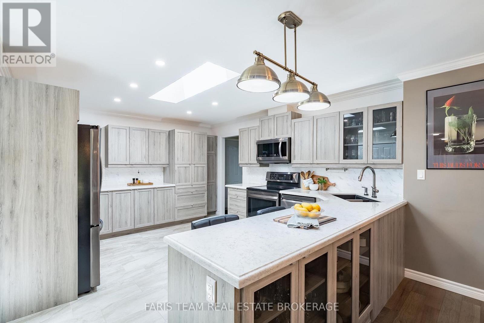 19 WILLOW CRESCENT - 7