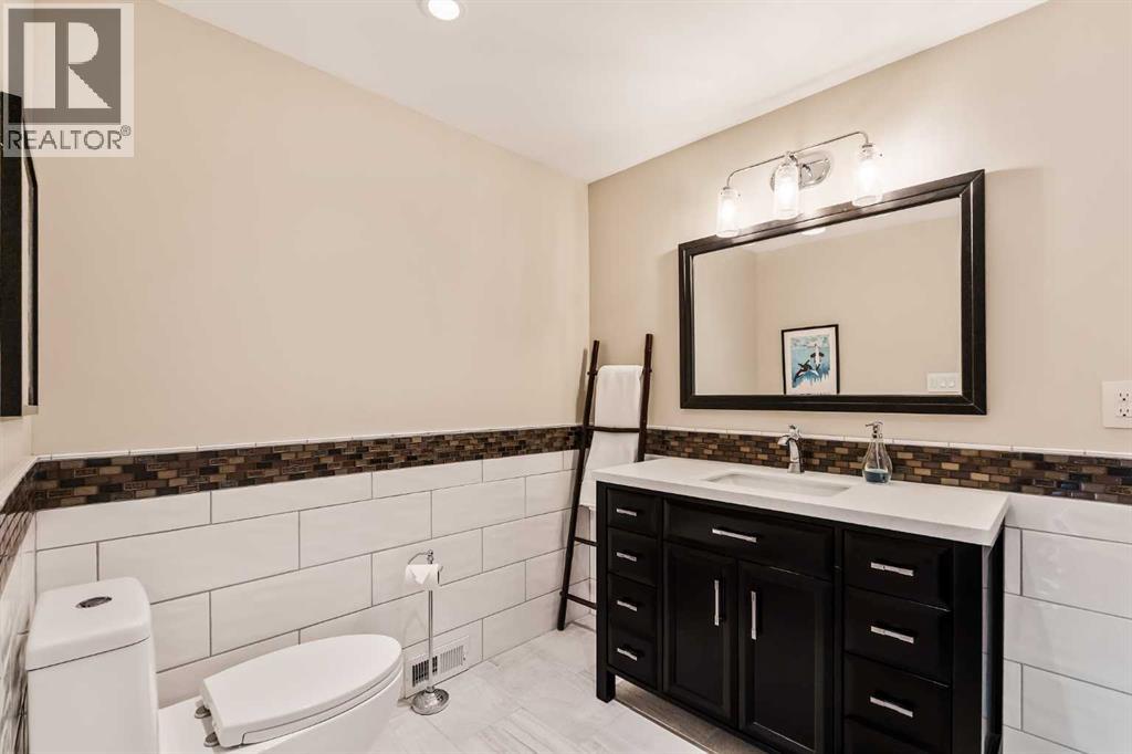 70 Patterson Close SW - 42