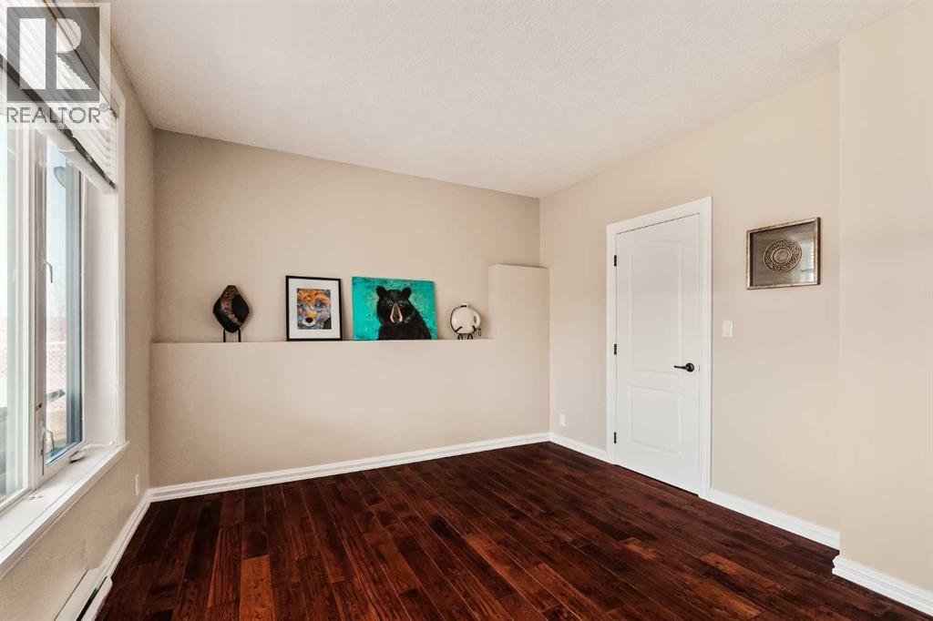 70 Patterson Close SW - 41