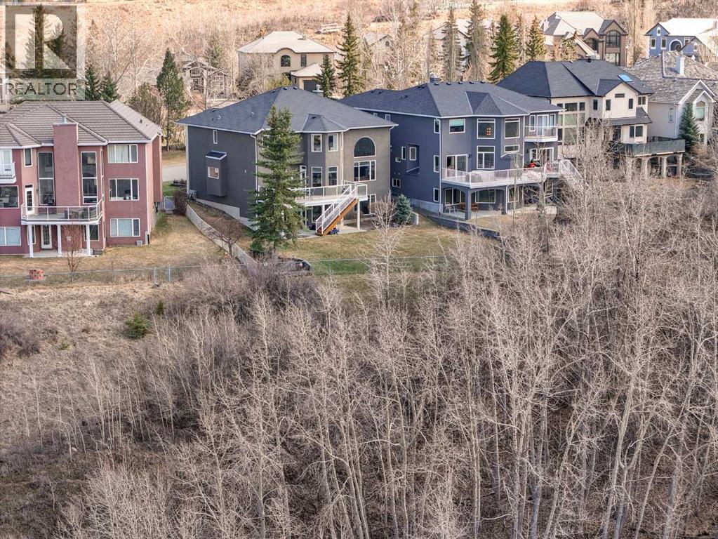 70 Patterson Close SW - 45