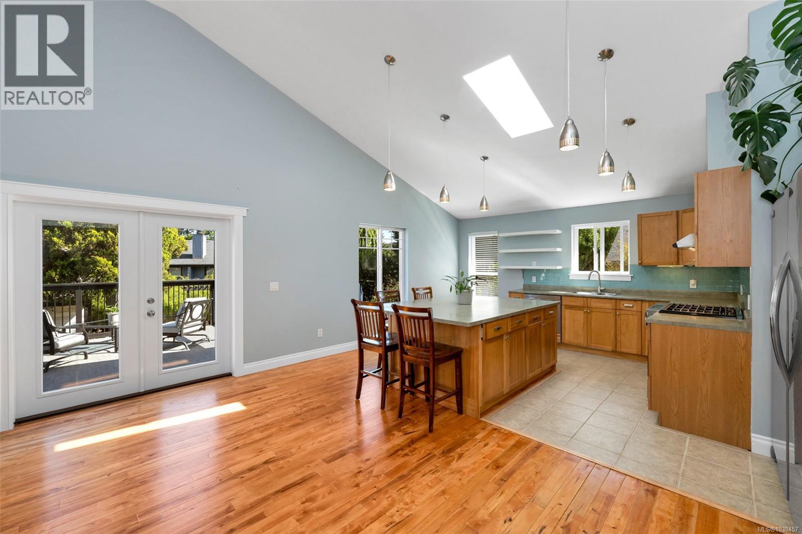 610 Ralph St - 10