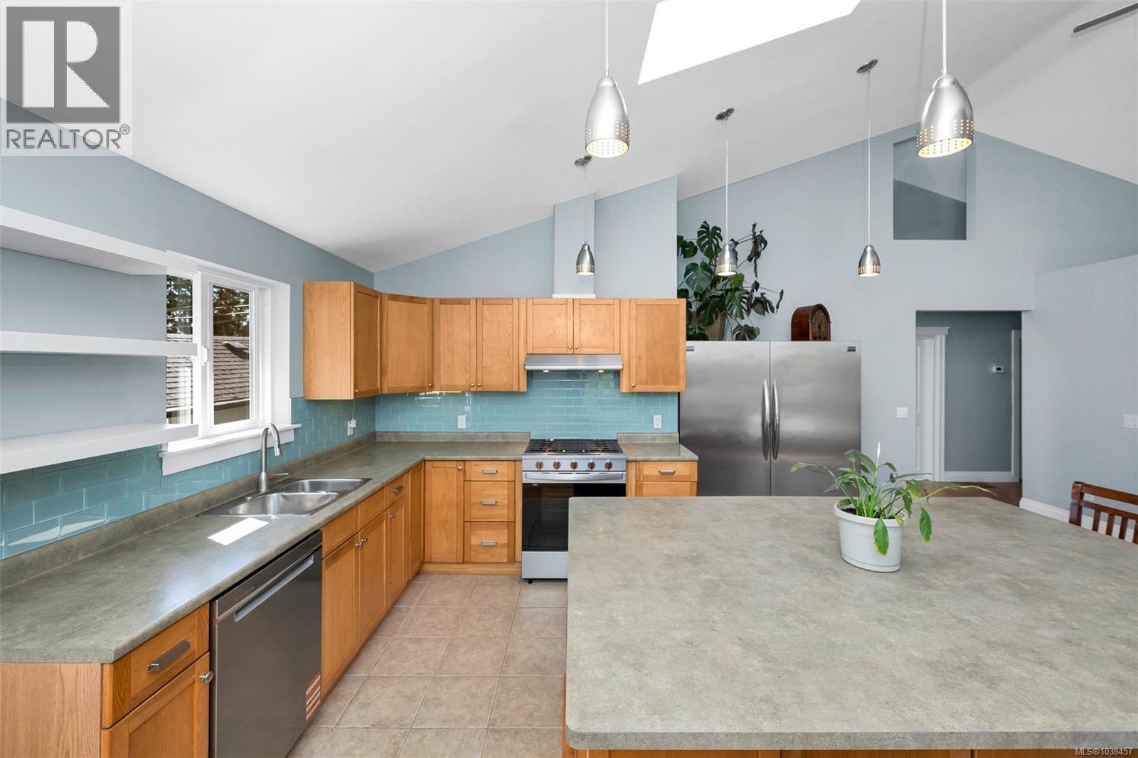 610 Ralph St - 8