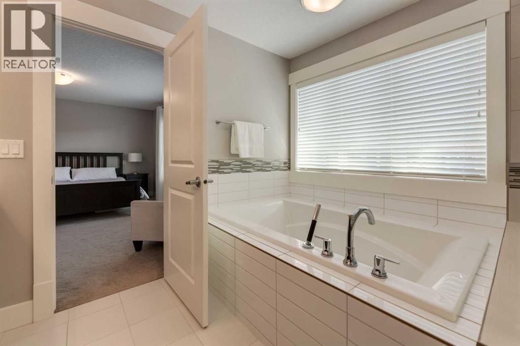 76 Dieppe Drive SW - 23