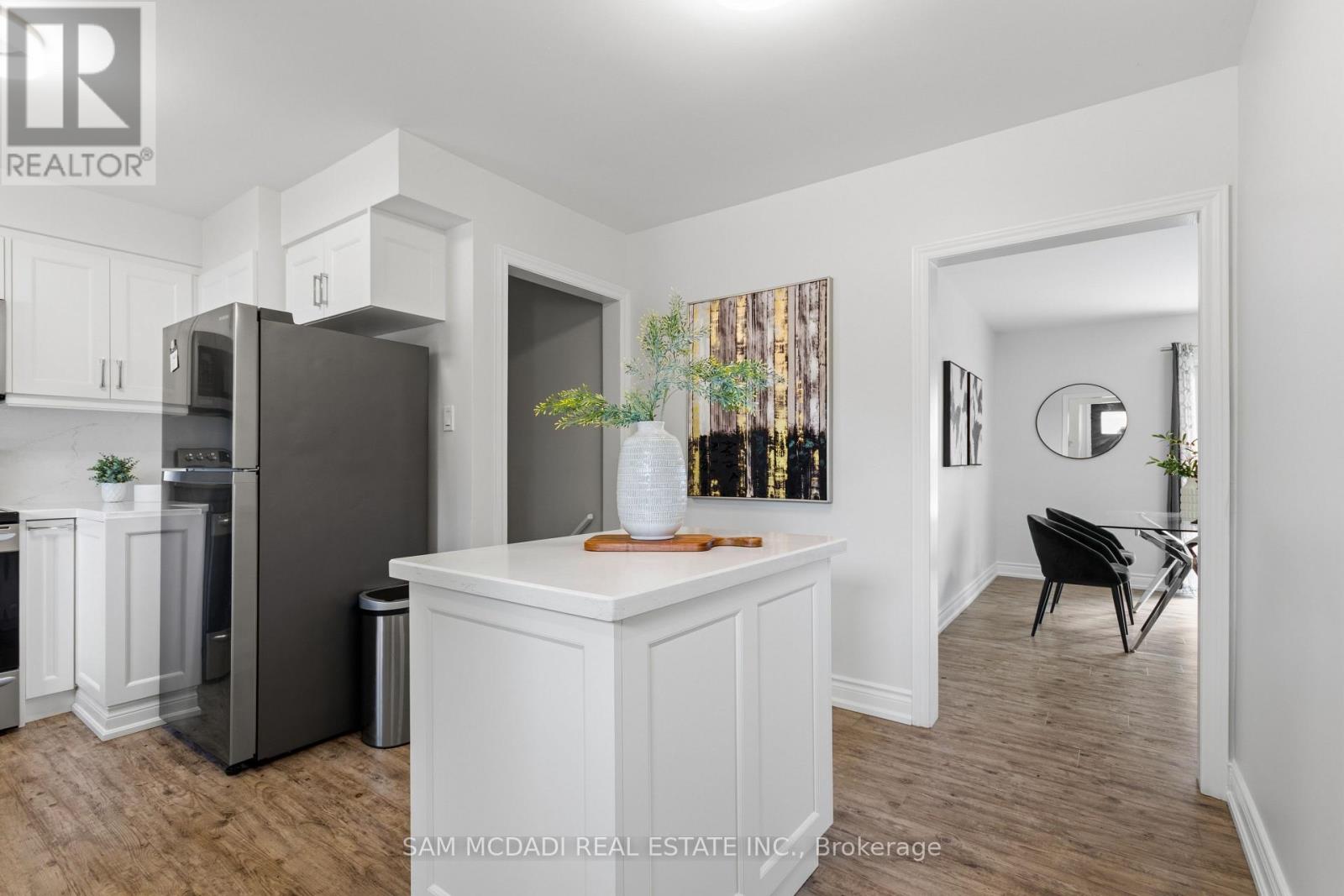 1250 DUNBAR ROAD - 19
