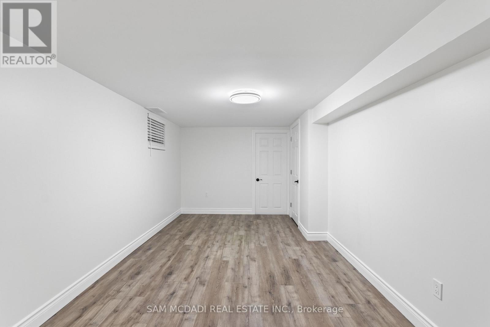1250 DUNBAR ROAD - 32