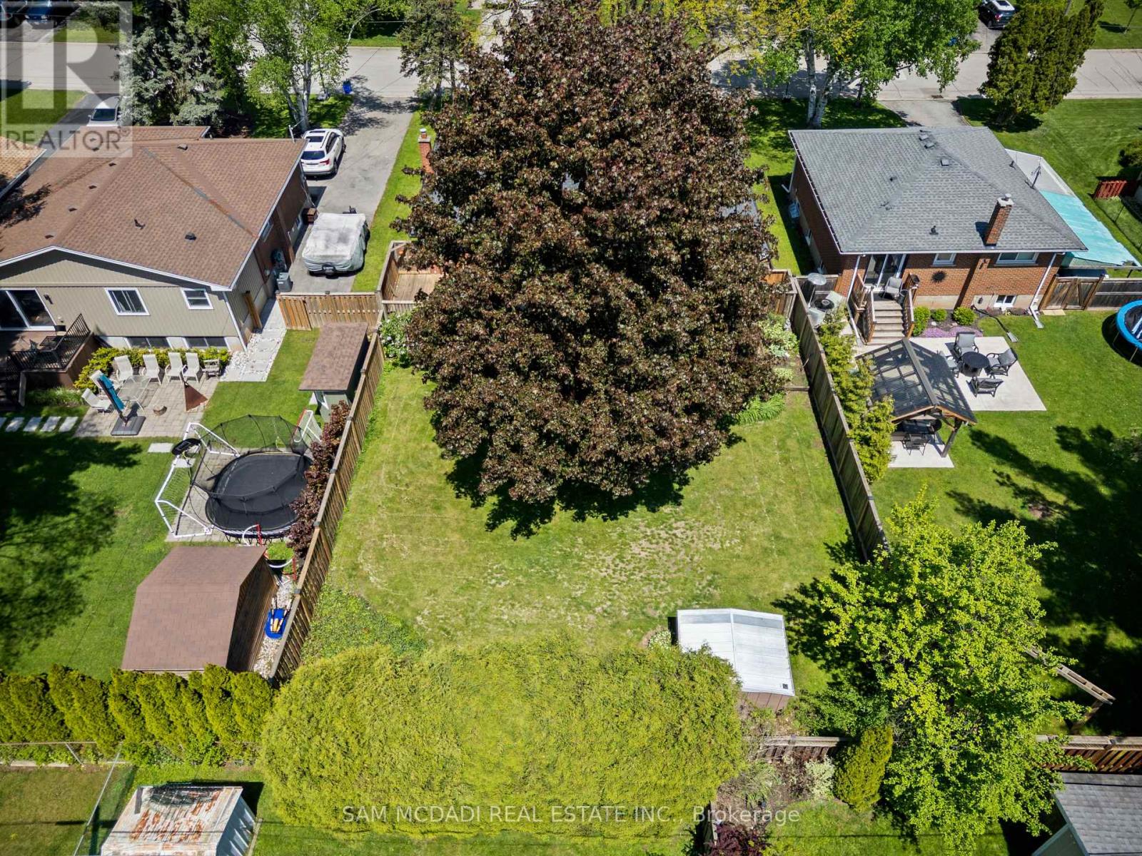 1250 DUNBAR ROAD - 41