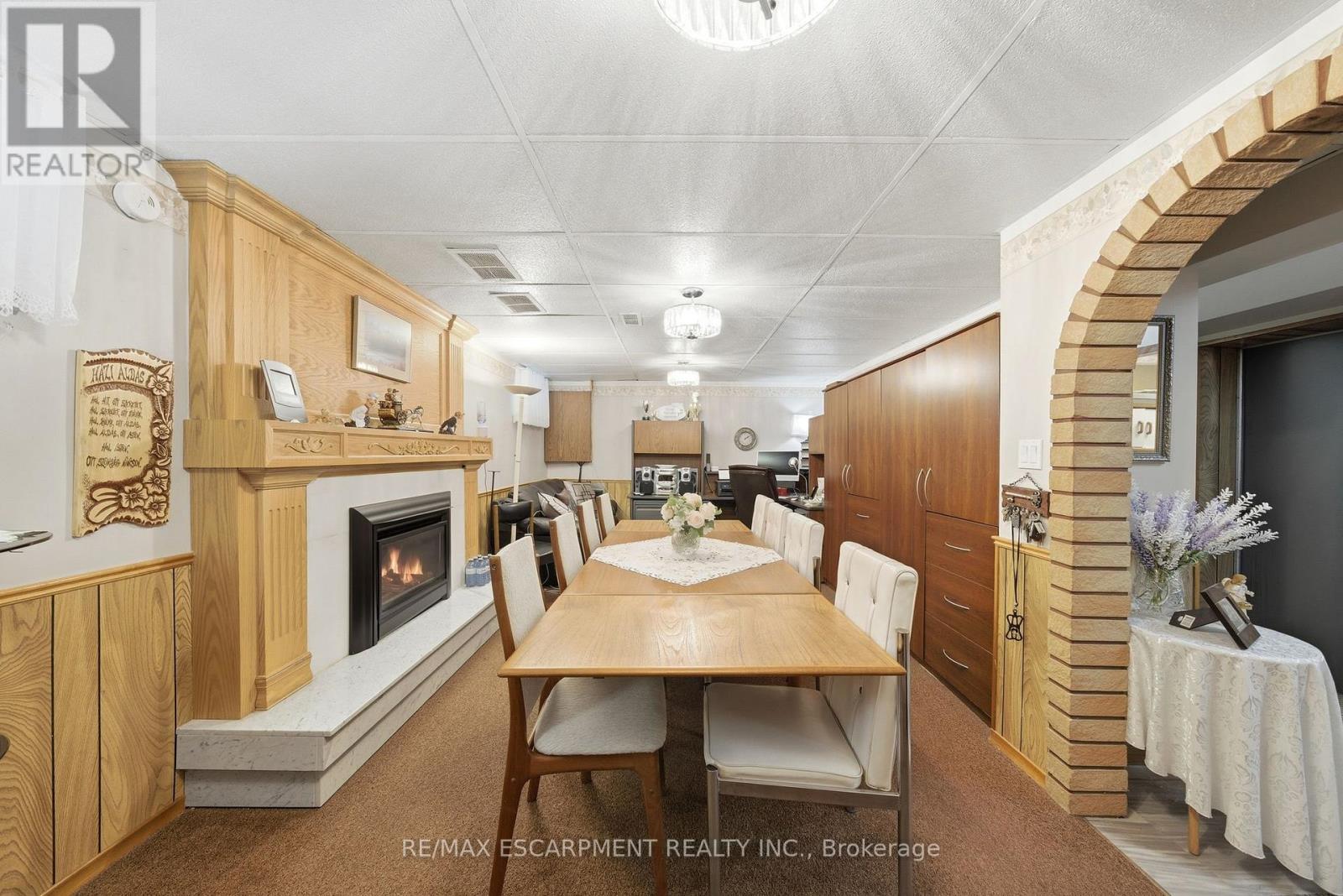 1149 DOWLAND CRESCENT - 39