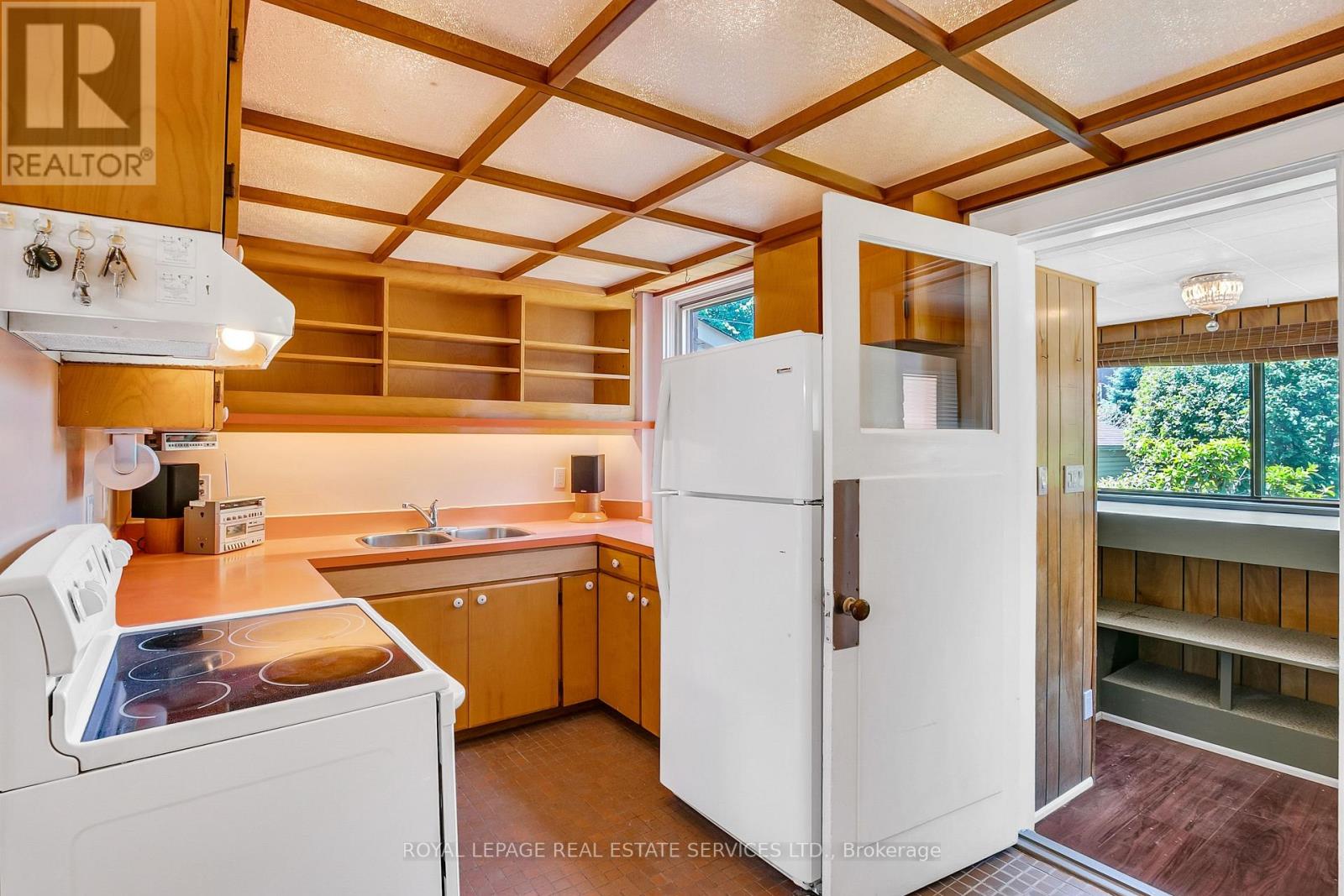 490 WILLARD AVENUE - 16