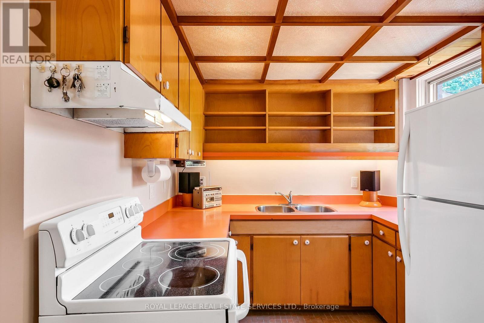 490 WILLARD AVENUE - 17