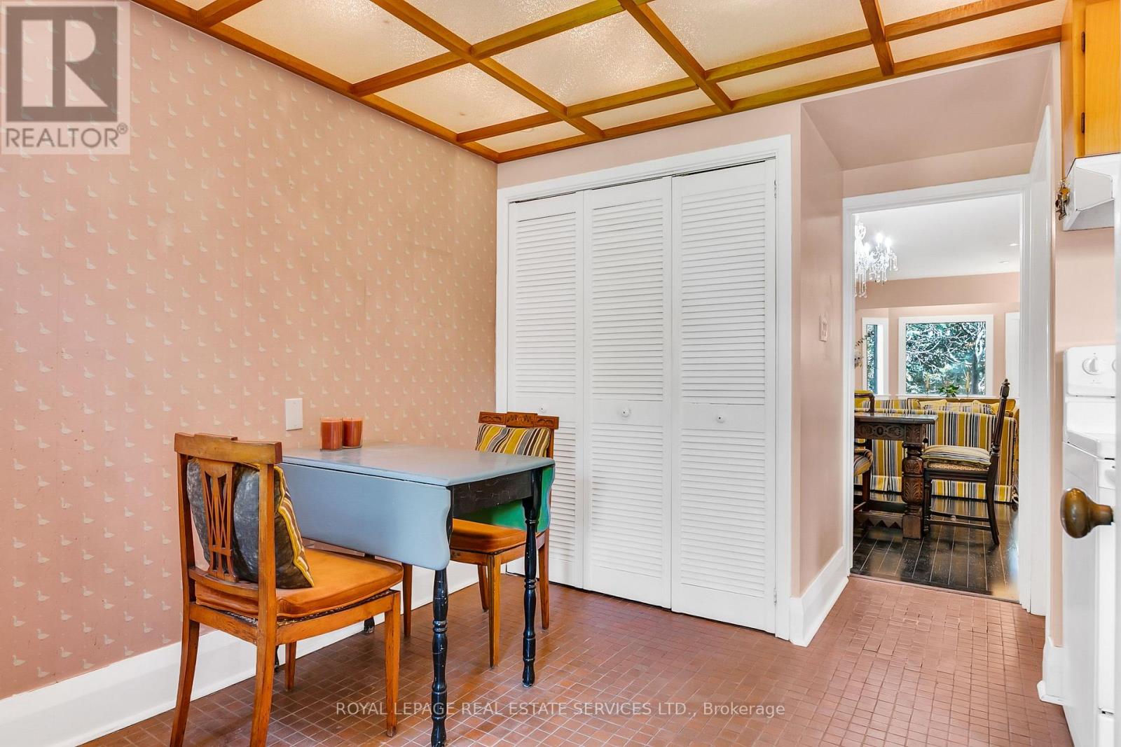 490 WILLARD AVENUE - 21