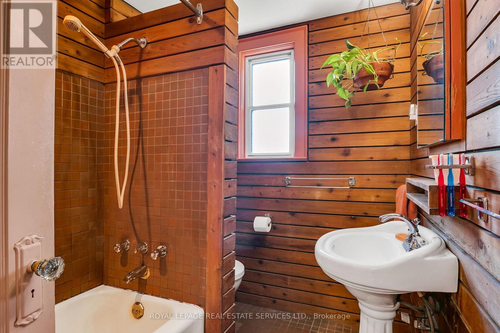 490 WILLARD AVENUE - 33