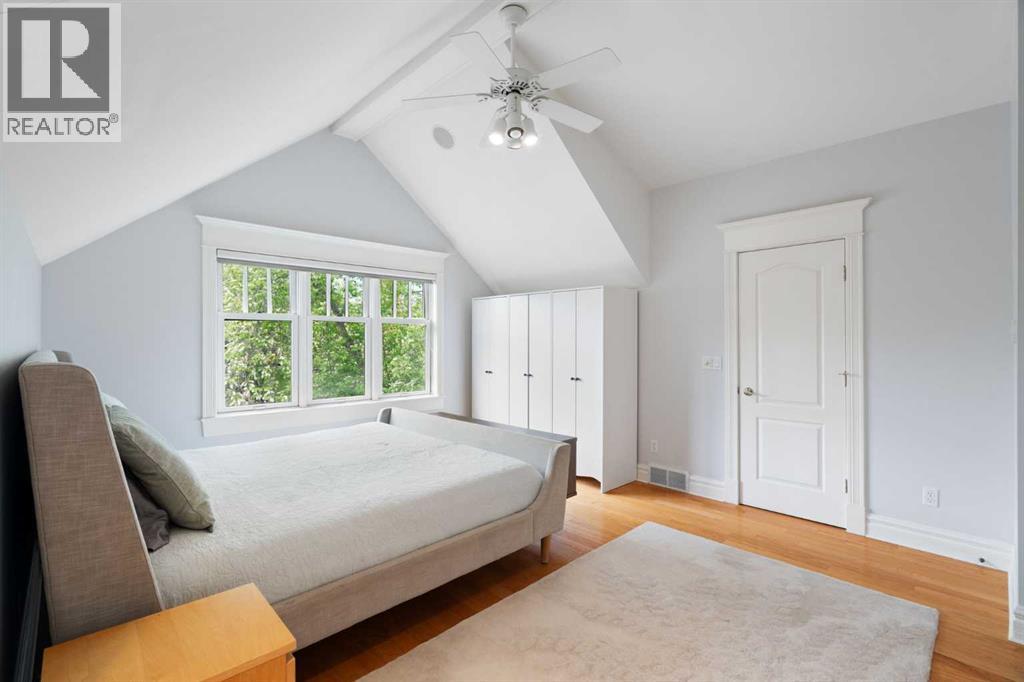 2402 Bowness Road NW - 25