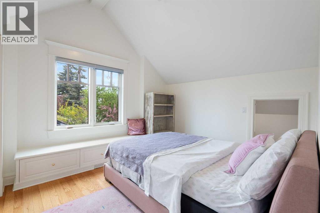 2402 Bowness Road NW - 32