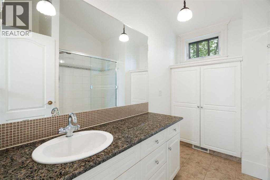 2402 Bowness Road NW - 33