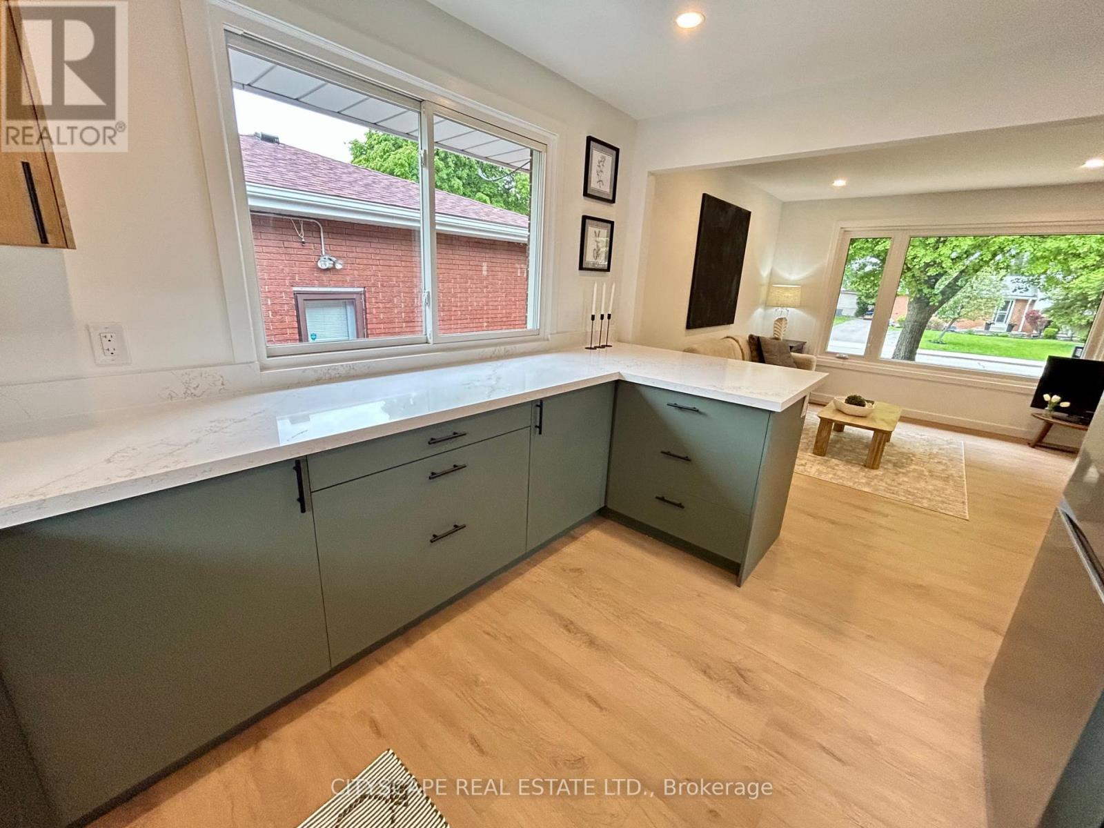 39 CAROUSEL AVENUE - 10