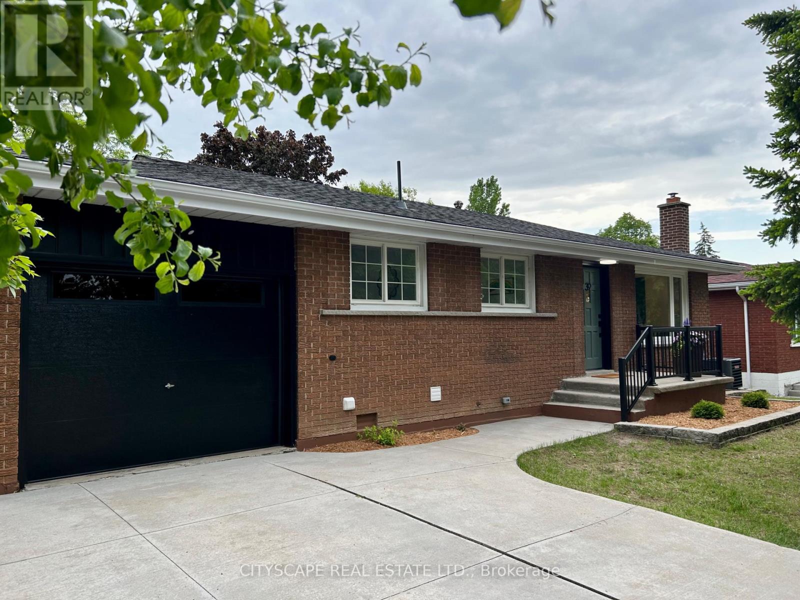 39 CAROUSEL AVENUE - 2