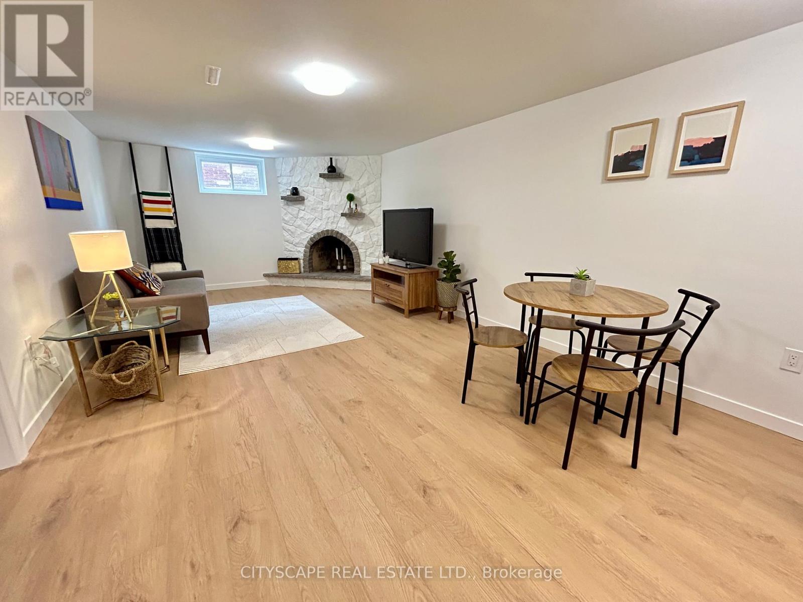 39 CAROUSEL AVENUE - 22