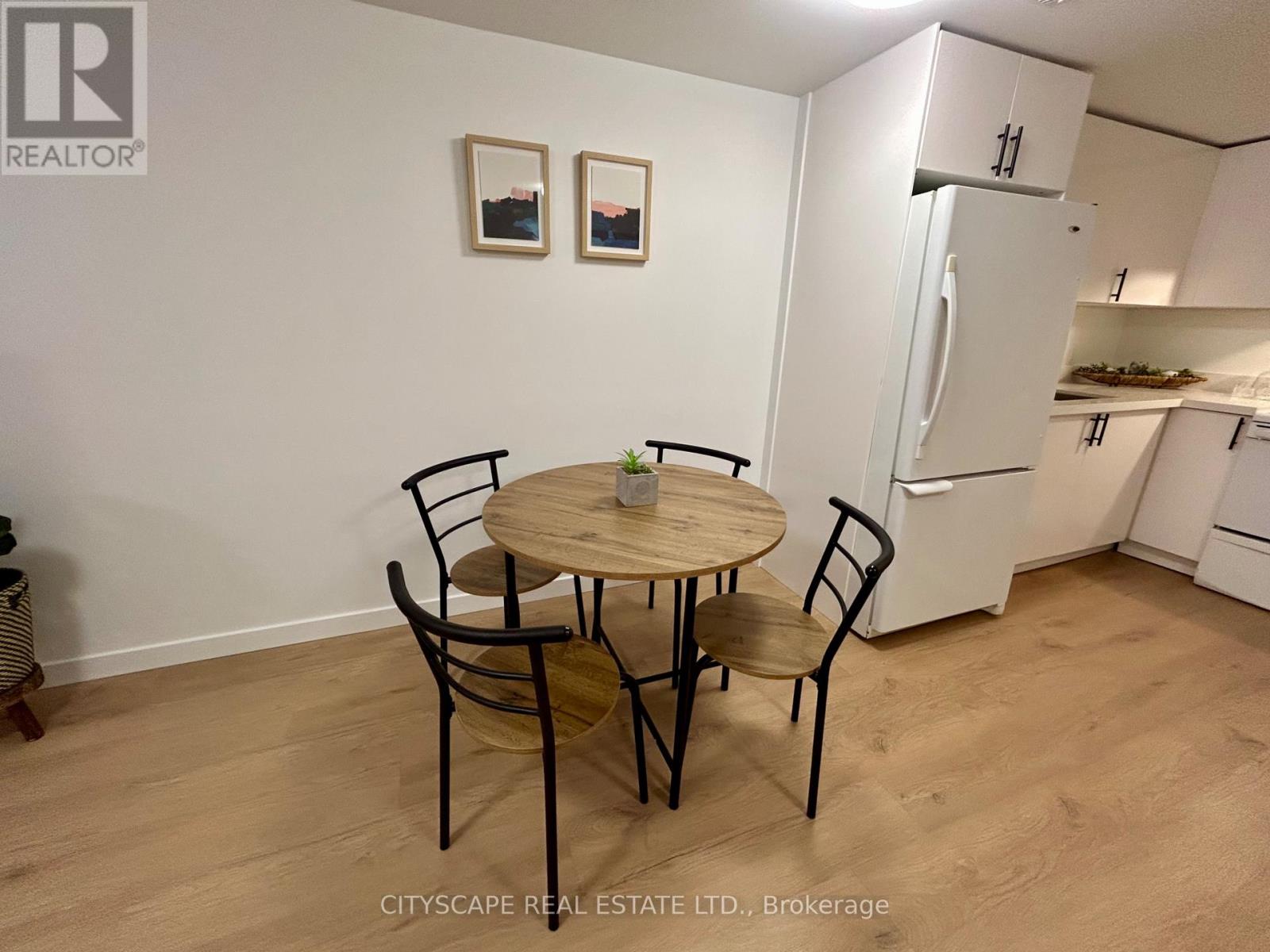39 CAROUSEL AVENUE - 23