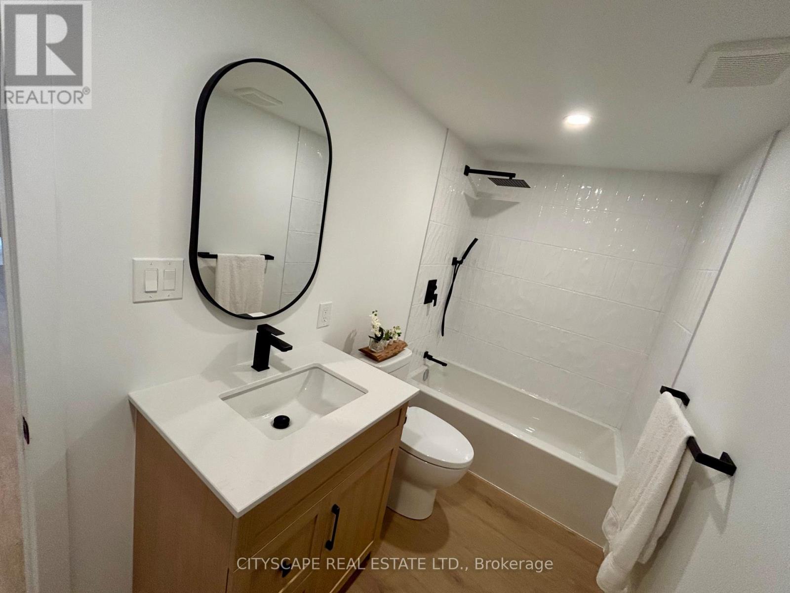 39 CAROUSEL AVENUE - 26