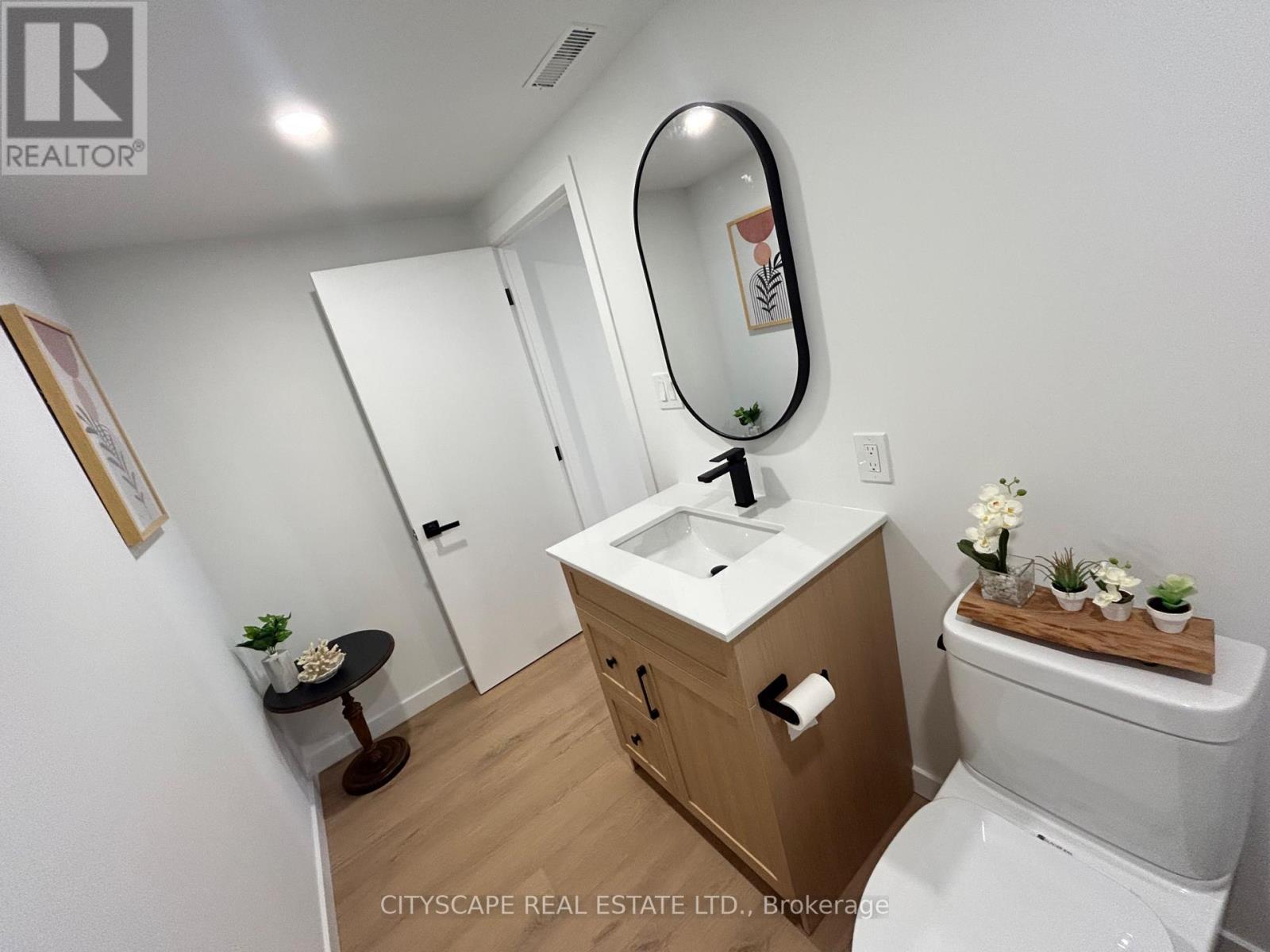 39 CAROUSEL AVENUE - 27