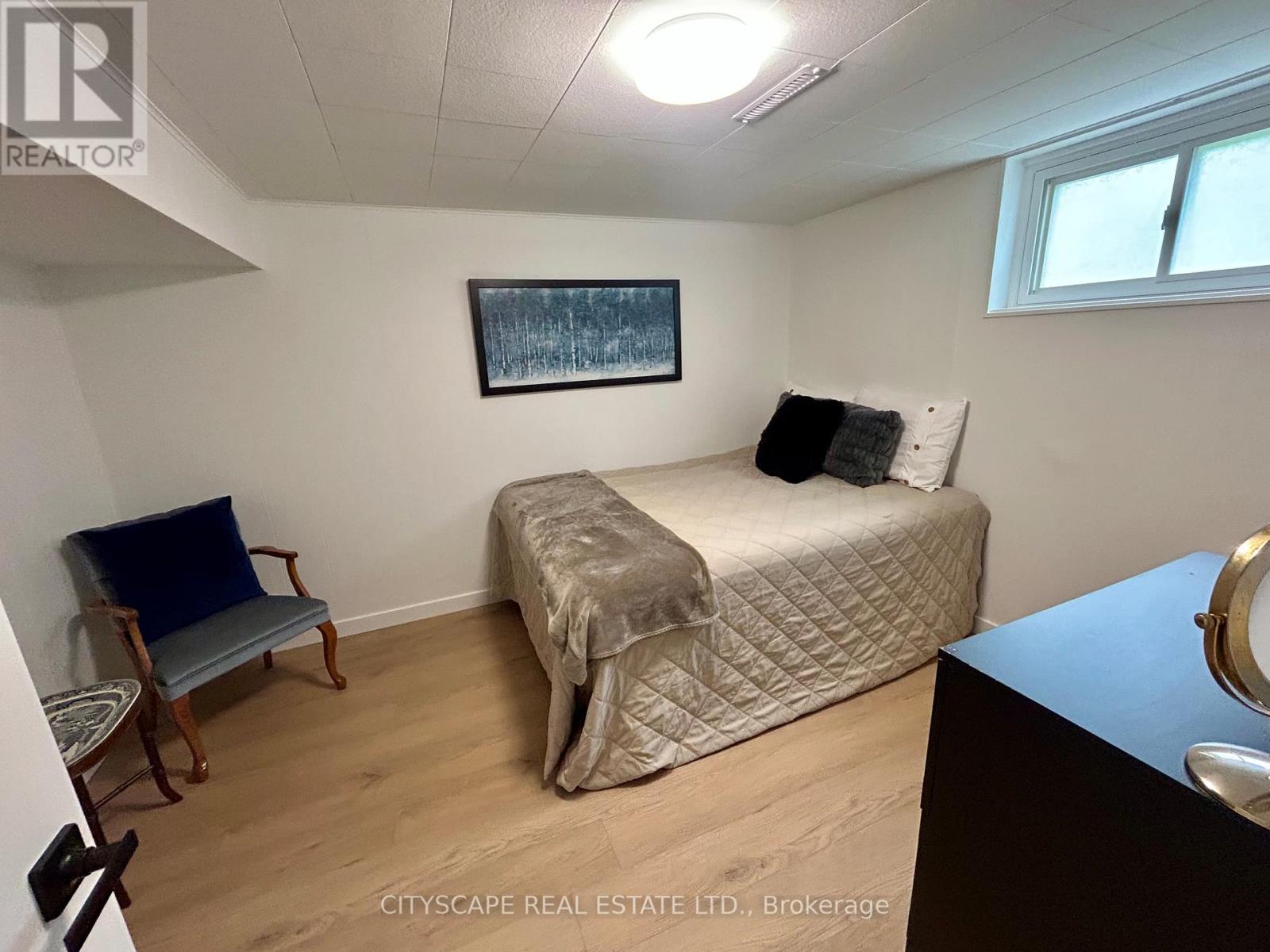 39 CAROUSEL AVENUE - 28