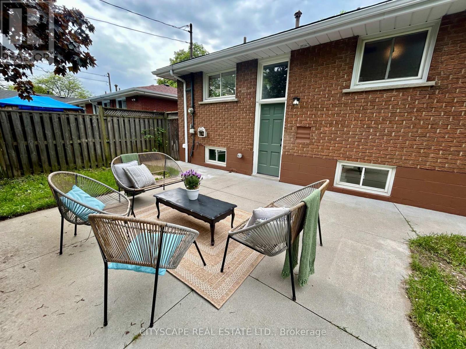 39 CAROUSEL AVENUE - 29