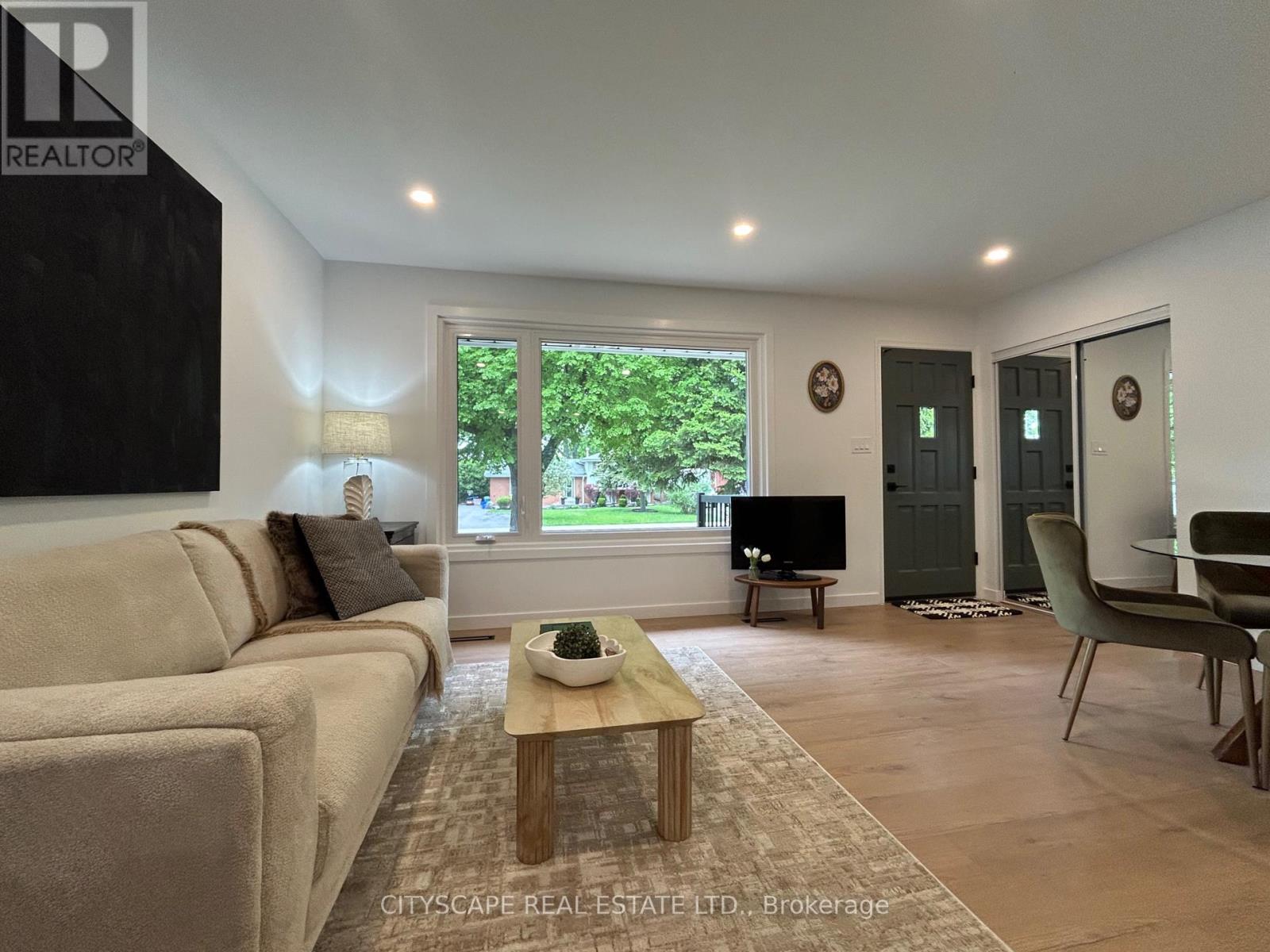 39 CAROUSEL AVENUE - 4