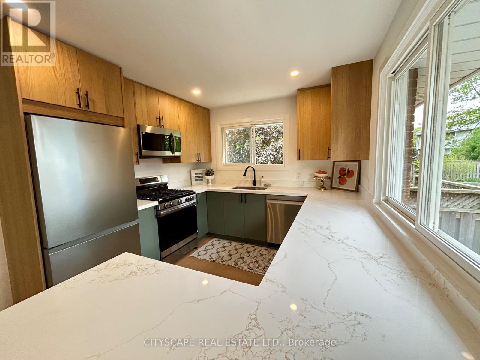 39 CAROUSEL AVENUE - 7