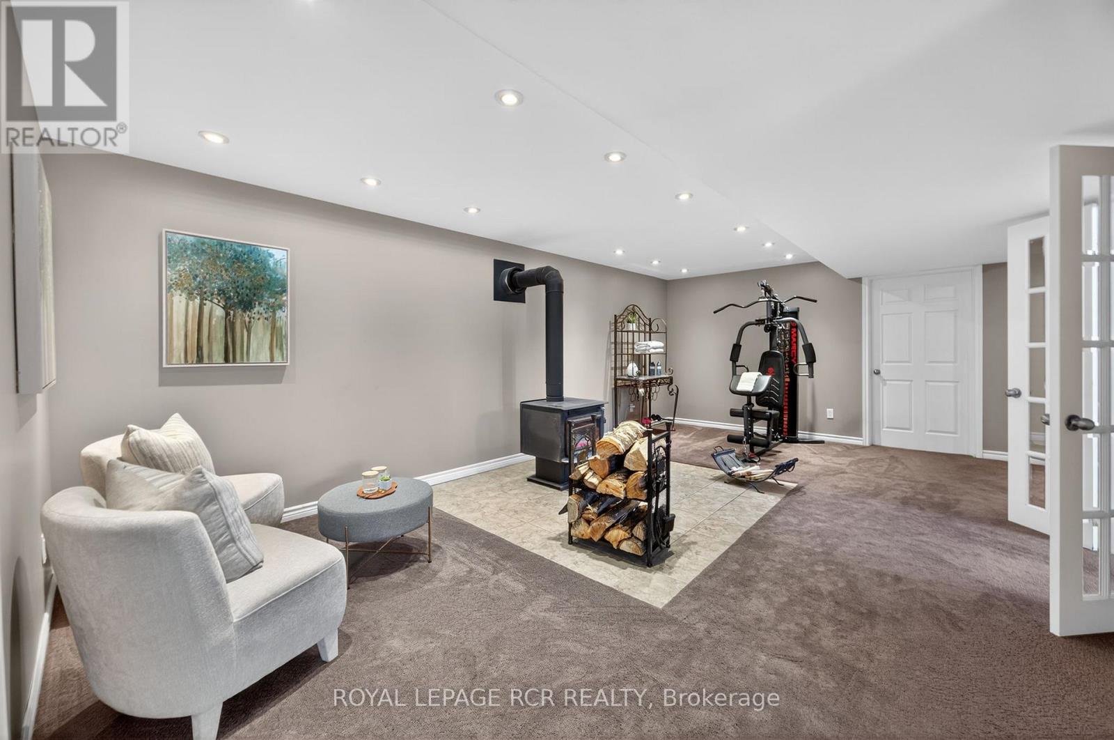 17 DEAKEN DRIVE - 24