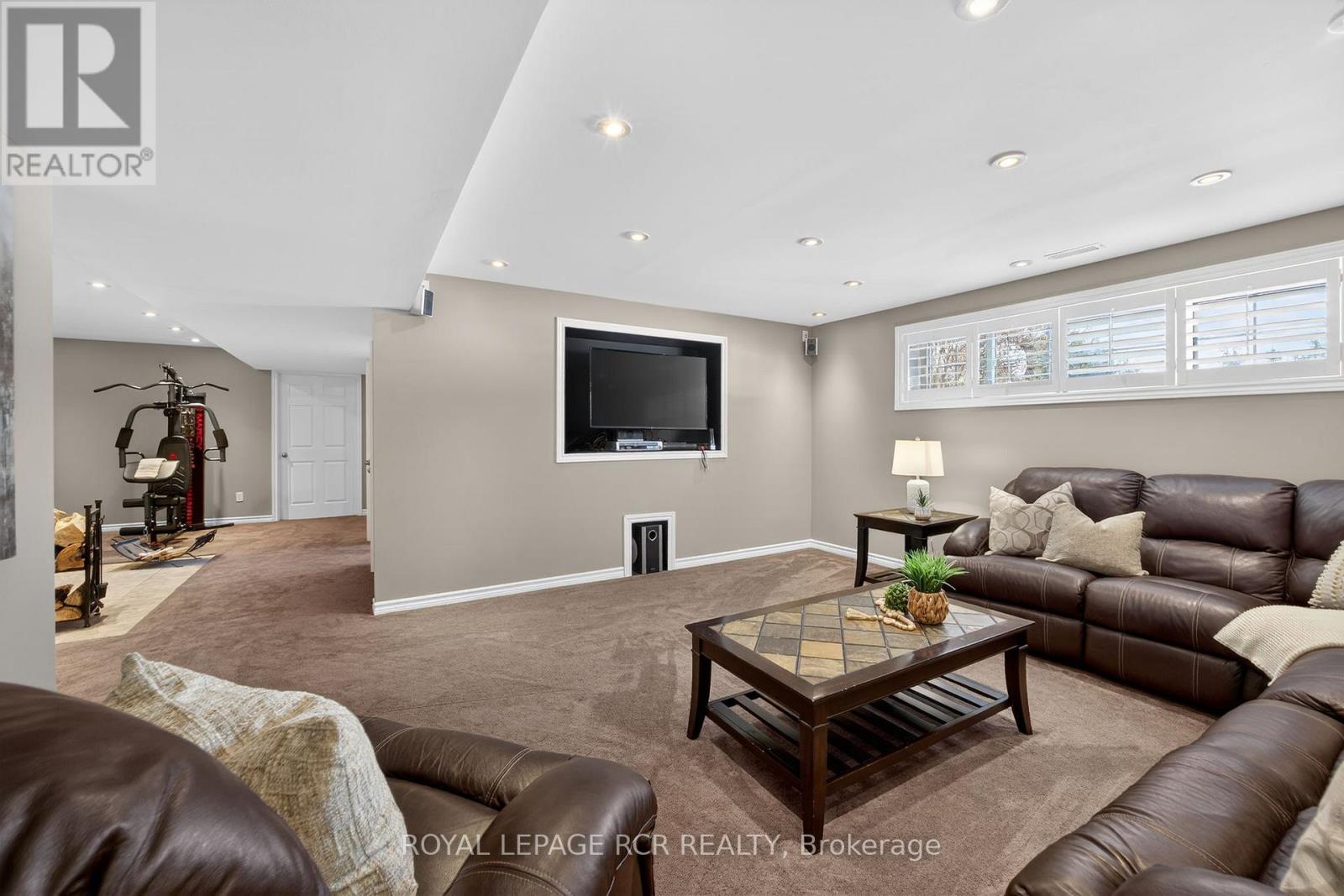 17 DEAKEN DRIVE - 27