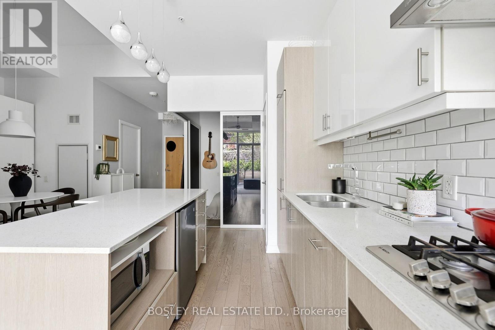 #151 38 HOWARD PARK AVENUE - 20