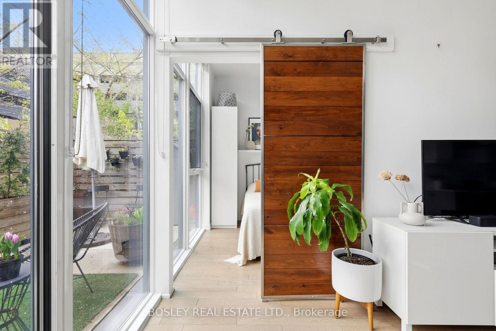 #151 38 HOWARD PARK AVENUE - 22