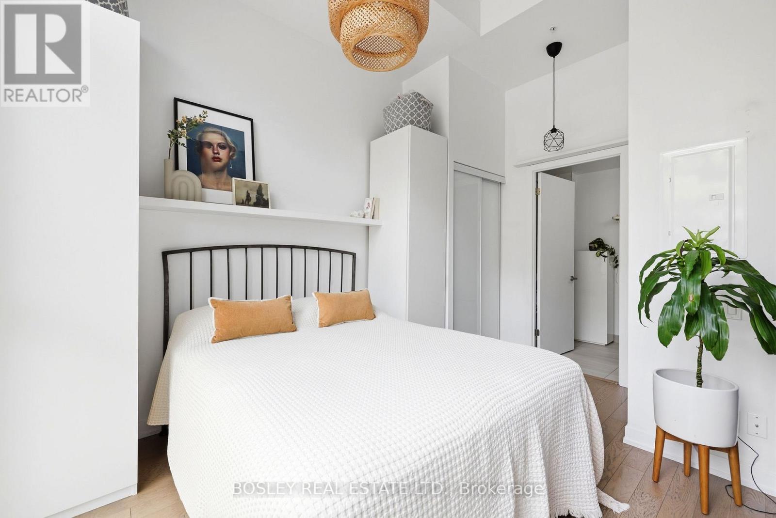 #151 38 HOWARD PARK AVENUE - 23
