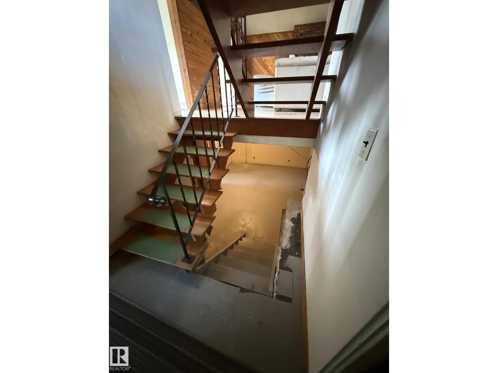 16321 - 109A Ave NW - 11