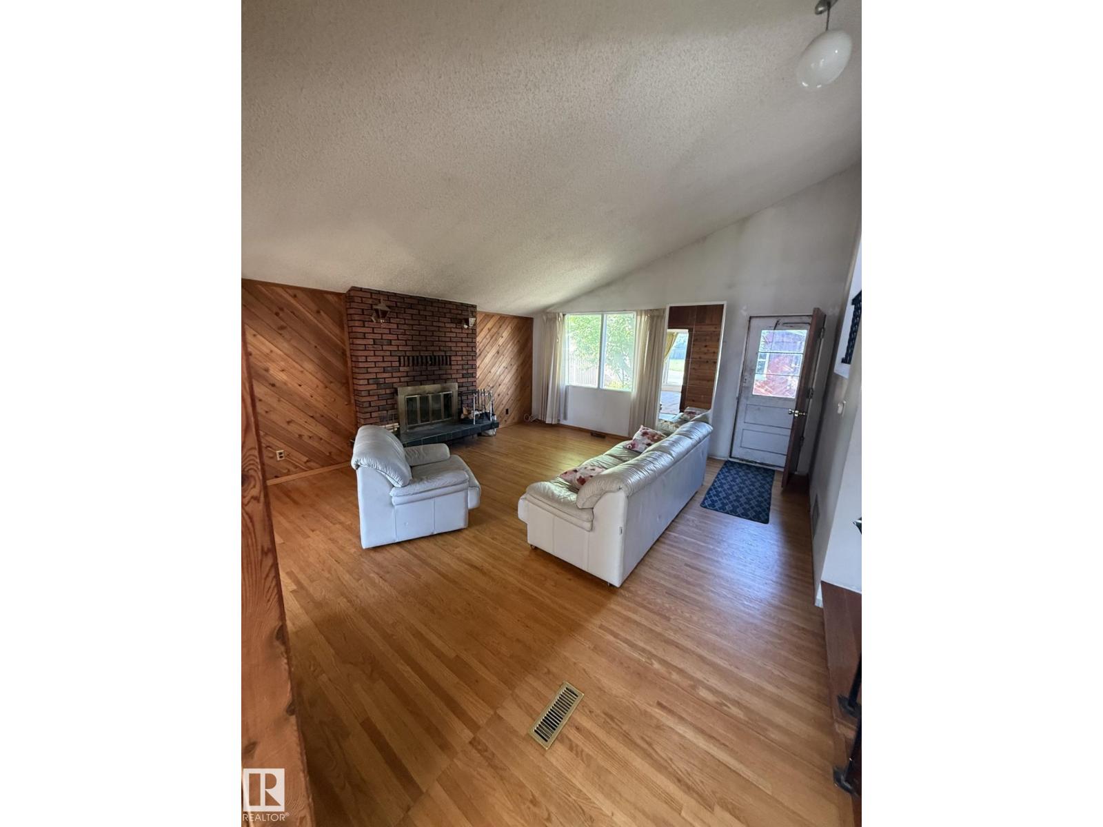 16321 - 109A Ave NW - 10
