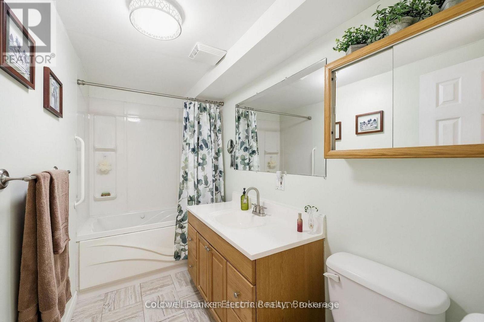 1341 HEATHER LANE - 20